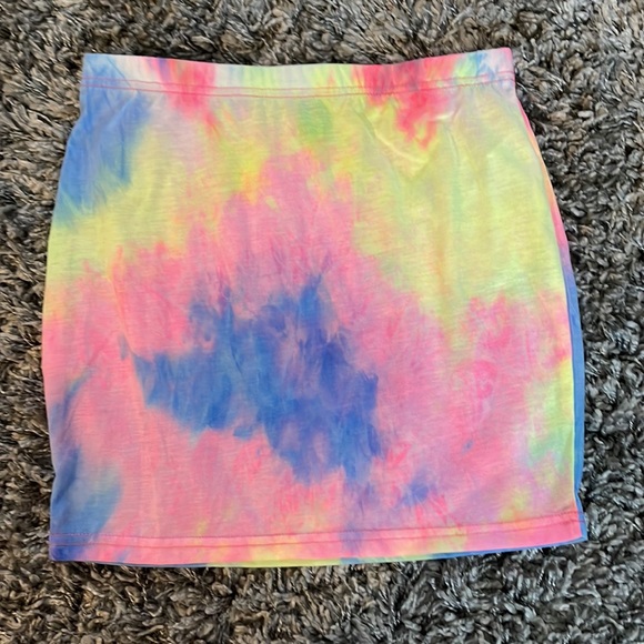 2 SHEIN tie dye mini skirts - Picture 4 of 5